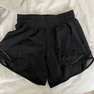 Lululemon Hotty Hot Short 4” Size 2